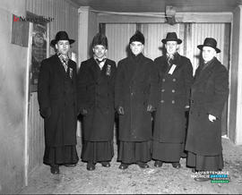 001 - Groupe d'hommes
