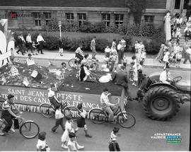 003 - Parade