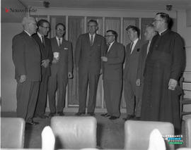002 - Groupe d'hommes
