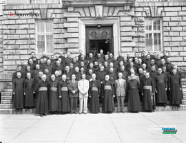 003 - Groupe de religieux