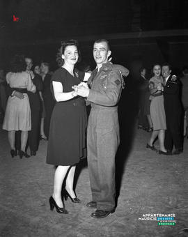 002 - Couple dansant