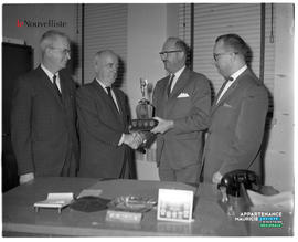 001 - Remise de trophée