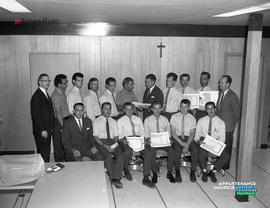 001 - Groupe d'hommes