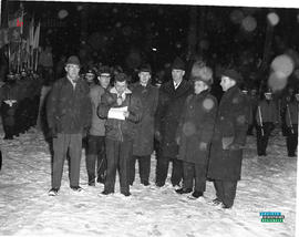 001 - Groupe d'hommes