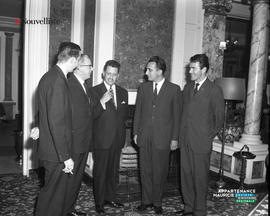 001 - Groupe d'hommes