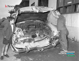001 - Voiture accidentée