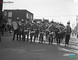 001 - Parade