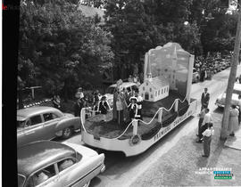 003 - Parade