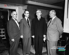 001 - Quatre hommes