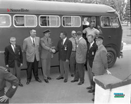 002 - Groupe d'hommes