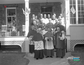 002 - Groupe de religieux