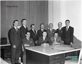 002 - Groupe d'hommes