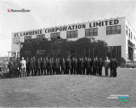 002 - Groupe d'hommes