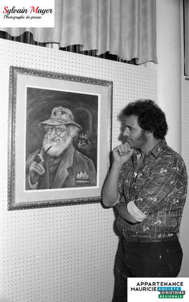 Homme et tableau