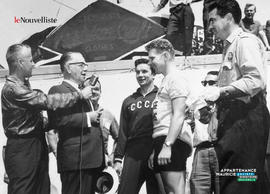 001 - Groupe d'hommes
