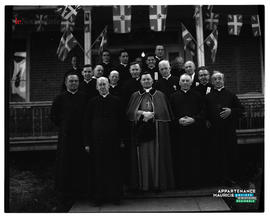 001 - Groupe d'hommes