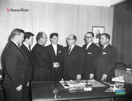 002 - Groupe d'hommes
