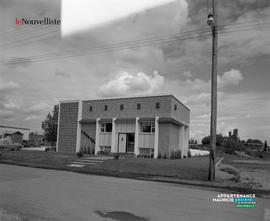 002 - Bureau