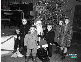 001 - Enfants et père Noël