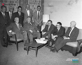 001 - Groupe d'hommes