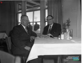 001 - Deux hommes