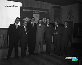 001 - Groupe d'hommes