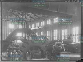 Electric crane in power-house moving machinery
