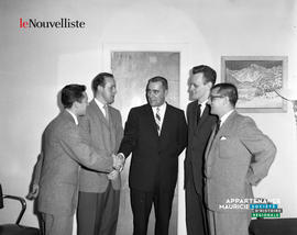 002 - Cinq hommes