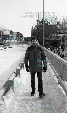 Homme sur le pont