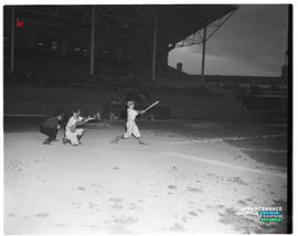 002 - Baseball