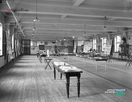 003 - Salle avec tables