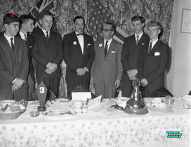 002 - Groupe d'hommes