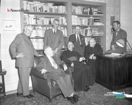 004 - Groupe d'hommes