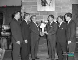 001 - Remise de trophée