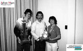 Personnes avec des trophées