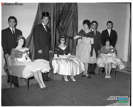 002 - Couronnement de la Reine