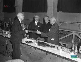 001 - Remise de cadeaux