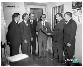 003 - Groupe d'hommes