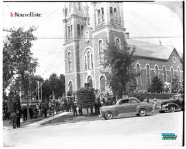 002 - Église