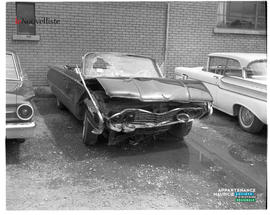 001 - Voiture accidentée