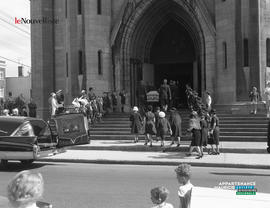 001 - Marches d'une église