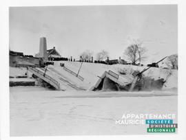 Pont Duplessis effondré