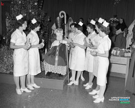001 - Fête au personnel de la maison