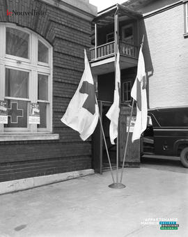 004 - Porte-drapeaux