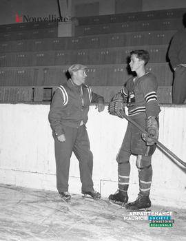 006 - Discussion sur la patinoire