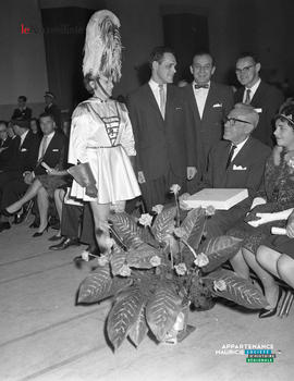 003 - Majorette et hommes