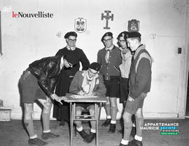 001 - Scouts