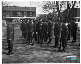 001 - Inspection des cadets par le lieutenant Gauthier
