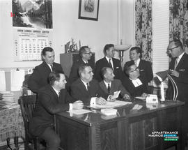 001 - Groupe d'hommes
