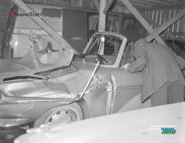 002 - Voiture accidentée